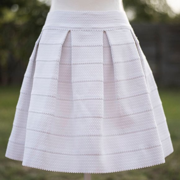 Express Dresses & Skirts - EXPRESS Pleated White A-Line Skirt Size Small